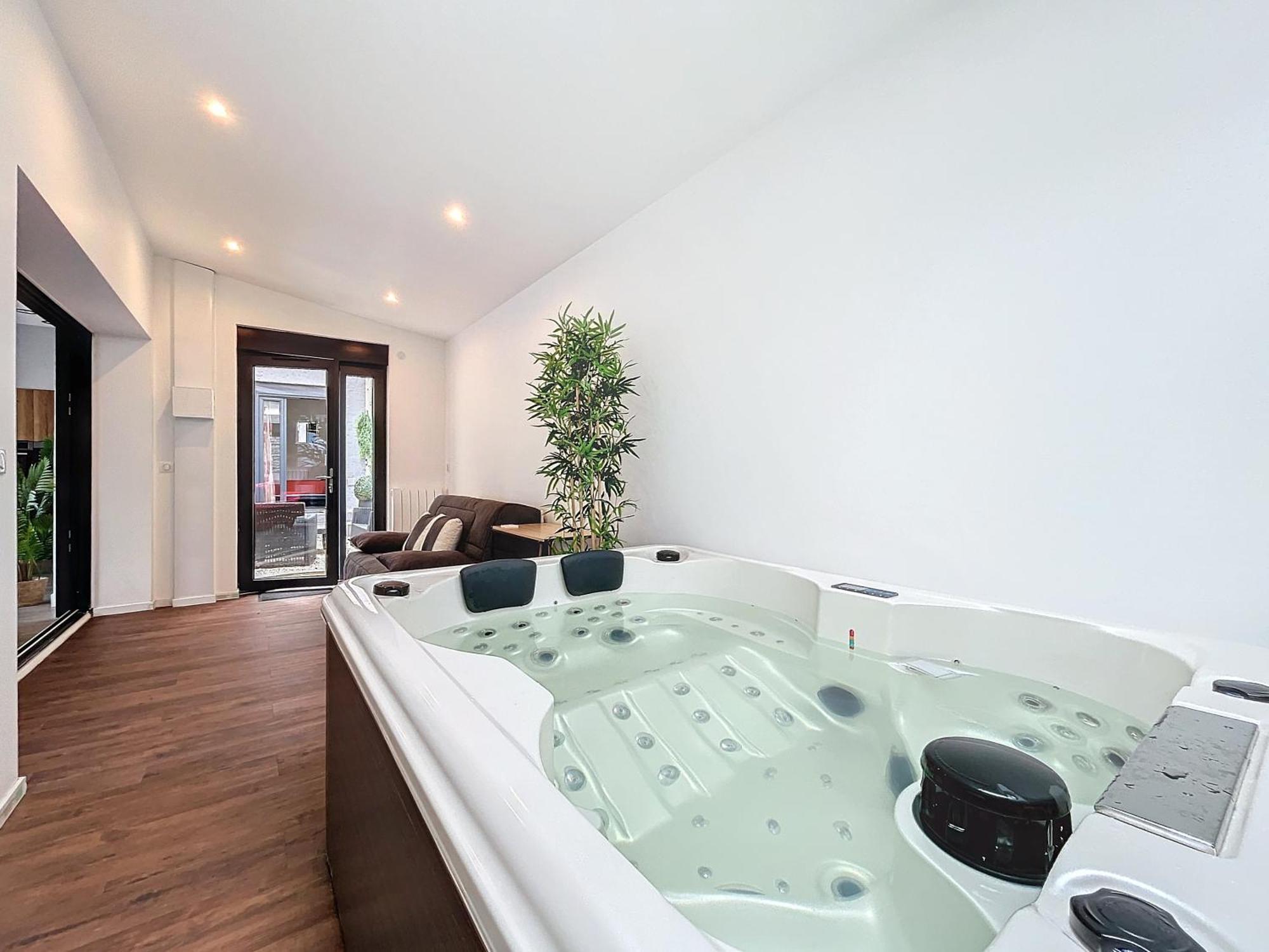 Loft Terrasse Avec Spa Proche Centre Historique Montluçon Екстериор снимка